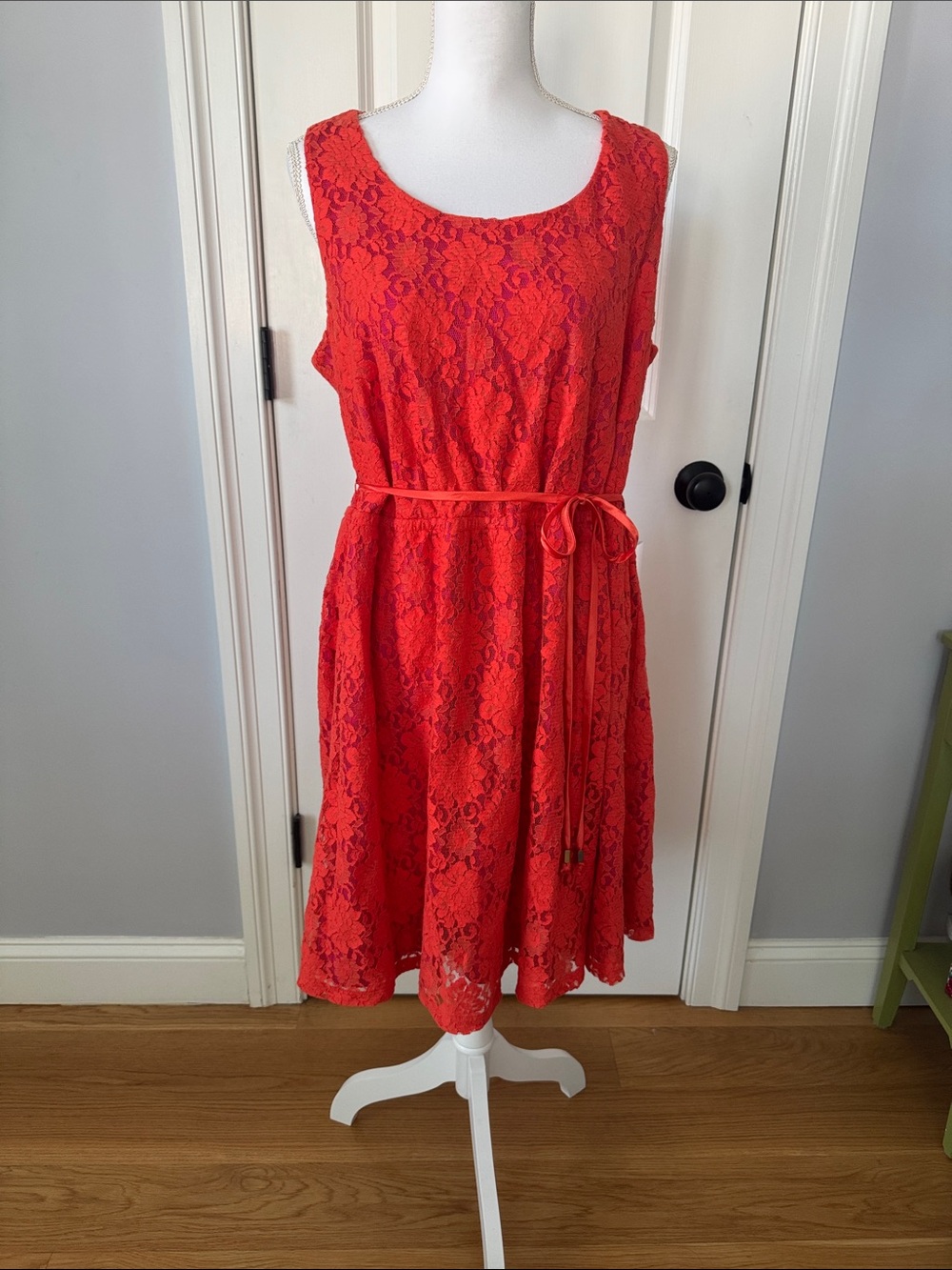 Apt. 9 Coral/Fuchsia Lace Sleeveless Belted Mini Dress